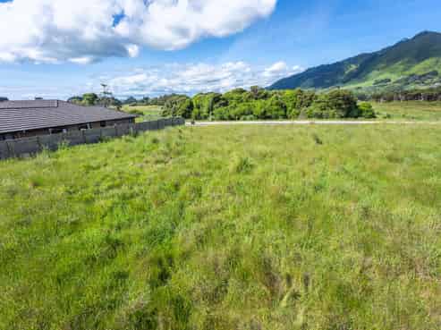 159 Karuhiruhi Street, Waikanae