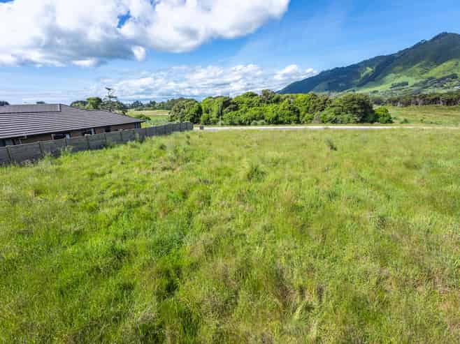 159 Karuhiruhi Street, Waikanae
