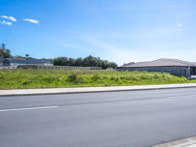 159 Karuhiruhi Street, Waikanae