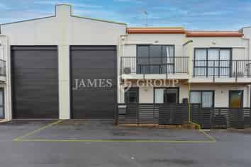 120m² Takanini Unit - Live and Work