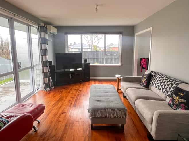 16 Daniels Road, Redwood