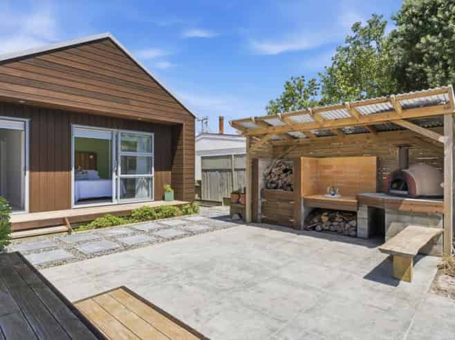 211 Pukehina Parade, Pukehina