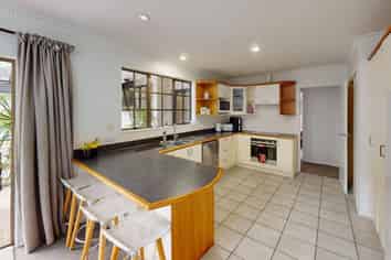 12 Grange Place, Milson