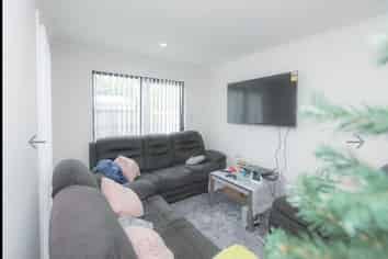 30A Beaumonts Way, Manurewa