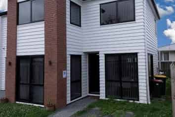 30A Beaumonts Way, Manurewa