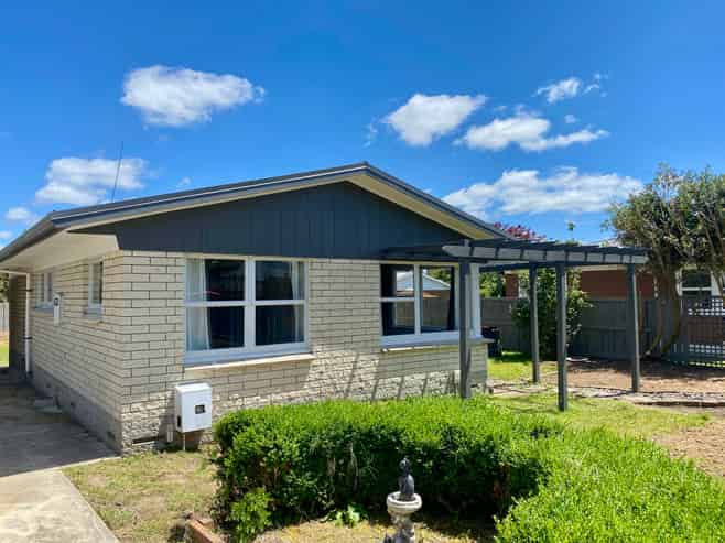 65 Resthills Crescent, Glenview