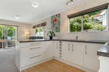 2/165 Tahunanui Drive, Tahunanui