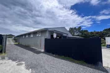 New Lynn Industrial with Sizable Yard Space