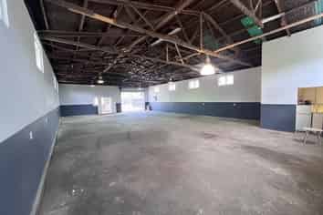 New Lynn Industrial with Sizable Yard Space