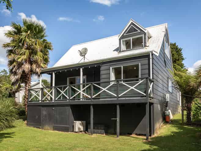 13 Cadman Street, Waikino