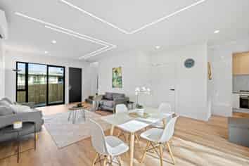 4/31 Mcleod Road, Weymouth