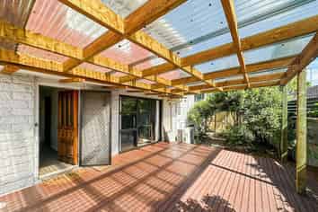 1 Lakewood Drive, Burwood