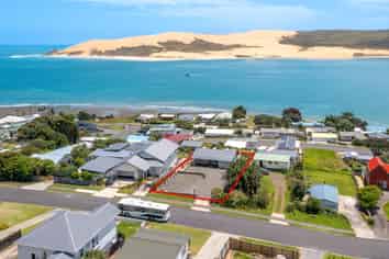 24 Taumatawiwi Street, OPONONI