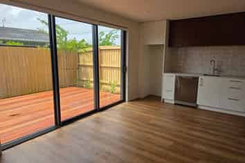 4/527 Hereford Street, Linwood