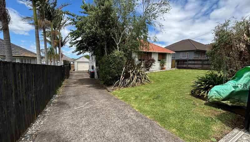 12 Stewart Avenue, Panmure