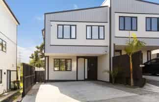 7 Liban Place, Massey