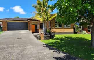 8 Neaptide Close, Red Beach
