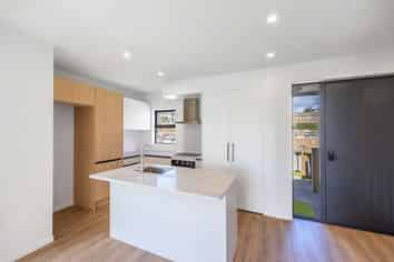 21 Clay Works Lane, New Lynn