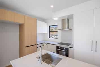 21 Clay Works Lane, New Lynn