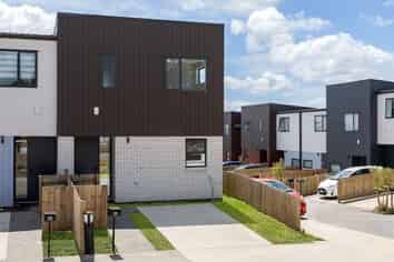 21 Clay Works Lane, New Lynn