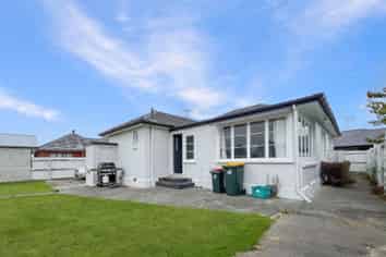 14 Walshs Rd, Allenton