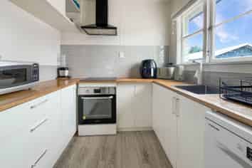 14 Walshs Rd, Allenton