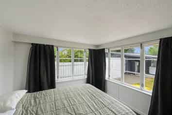 14 Walshs Rd, Allenton