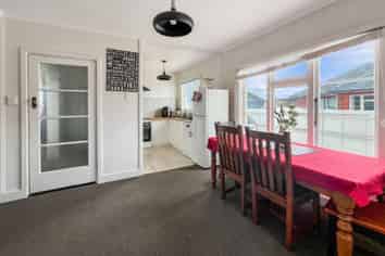 14 Walshs Rd, Allenton