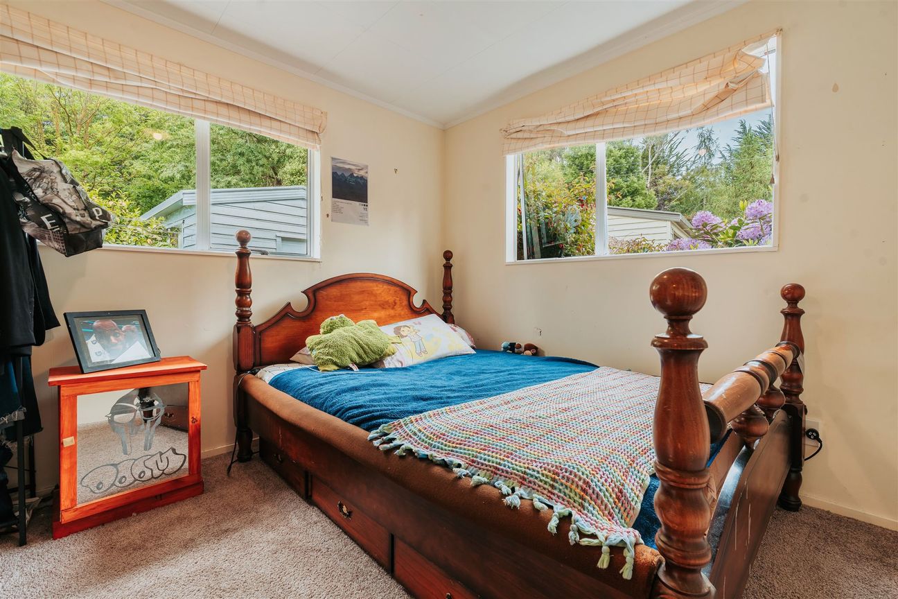 Secluded Lifestyle Just Minutes from Town - Vista 6