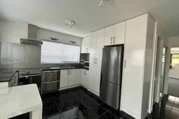 32A Amante Crescent, Mairangi Bay