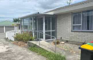 2/12 Peer Street, Upper Riccarton