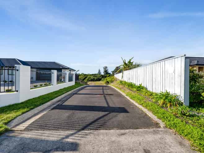 26B Honeyfield Drive, Whalers Gate