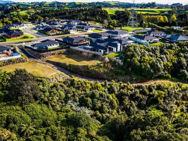 26B Honeyfield Drive, Whalers Gate