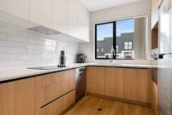 25 Paina Crescent, Massey