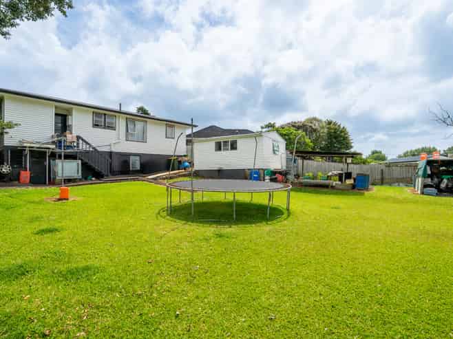 5 Leonard Place, Otara