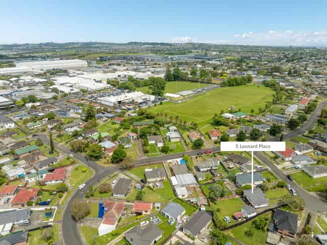 5 Leonard Place, Otara