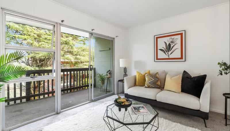 8/28 Locarno Avenue, Sandringham