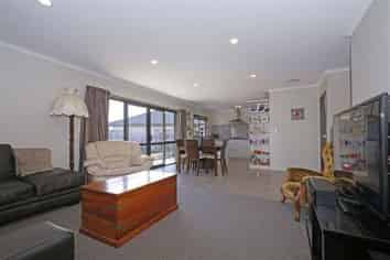 28 Tallentire Crescent , Huntington