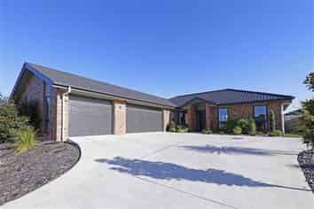 28 Tallentire Crescent , Huntington