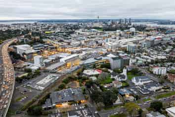 BRAND NEW TOP FLOOR ON MEDICAL MILE
