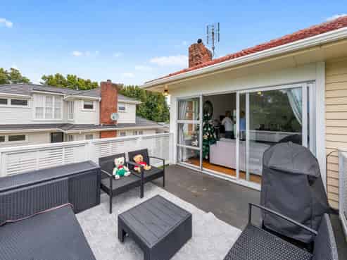 10 Littlejohn Street, Hillsborough