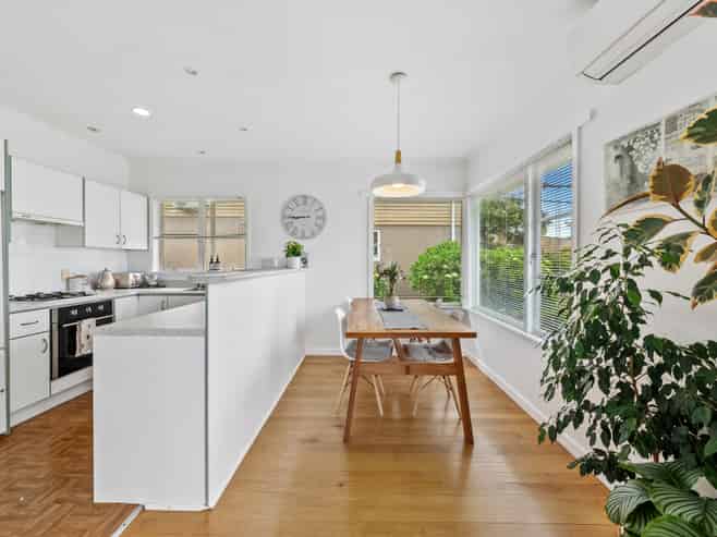 10 Littlejohn Street, Hillsborough