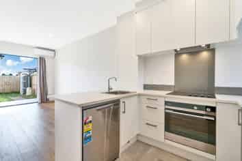 8/54 Swanson Road, Henderson