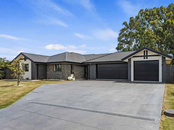 11 Woodlaw Crescent, Prebbleton