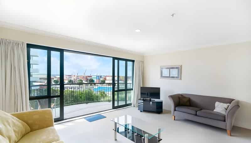 3E/118 Gladstone Road, Parnell