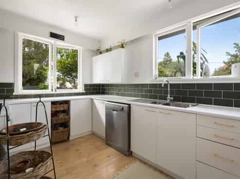 11 Roretana Drive, Athenree