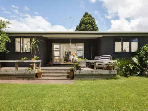 11 Roretana Drive, Athenree