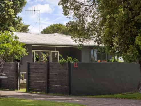 11 Roretana Drive, Athenree