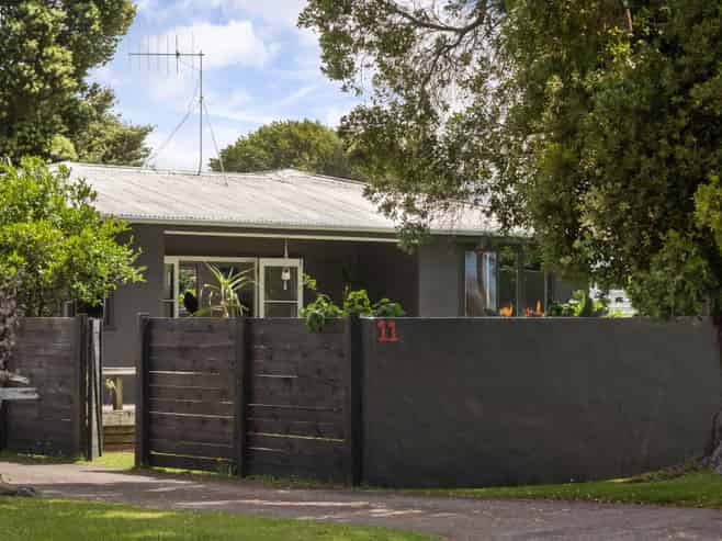 11 Roretana Drive, Athenree