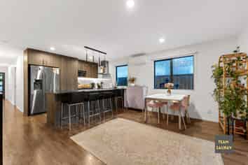 33 Kahui Parade, Karaka